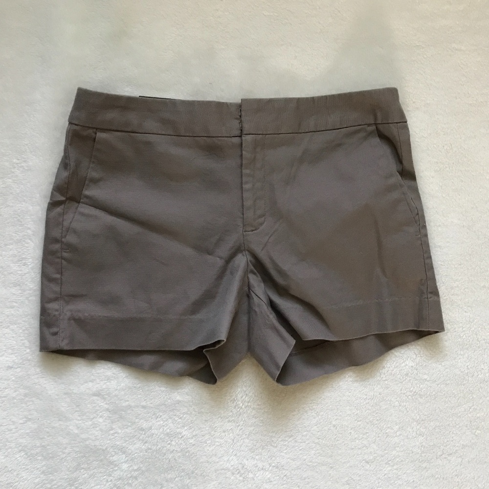 NWT Taupe Banana Republic  Womens Shorts Size 6